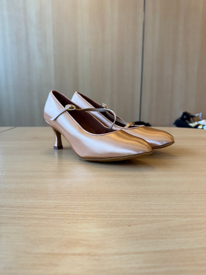 ICS RoundToe SingleStrap - Peach Satin - Size 7.5 - Wide