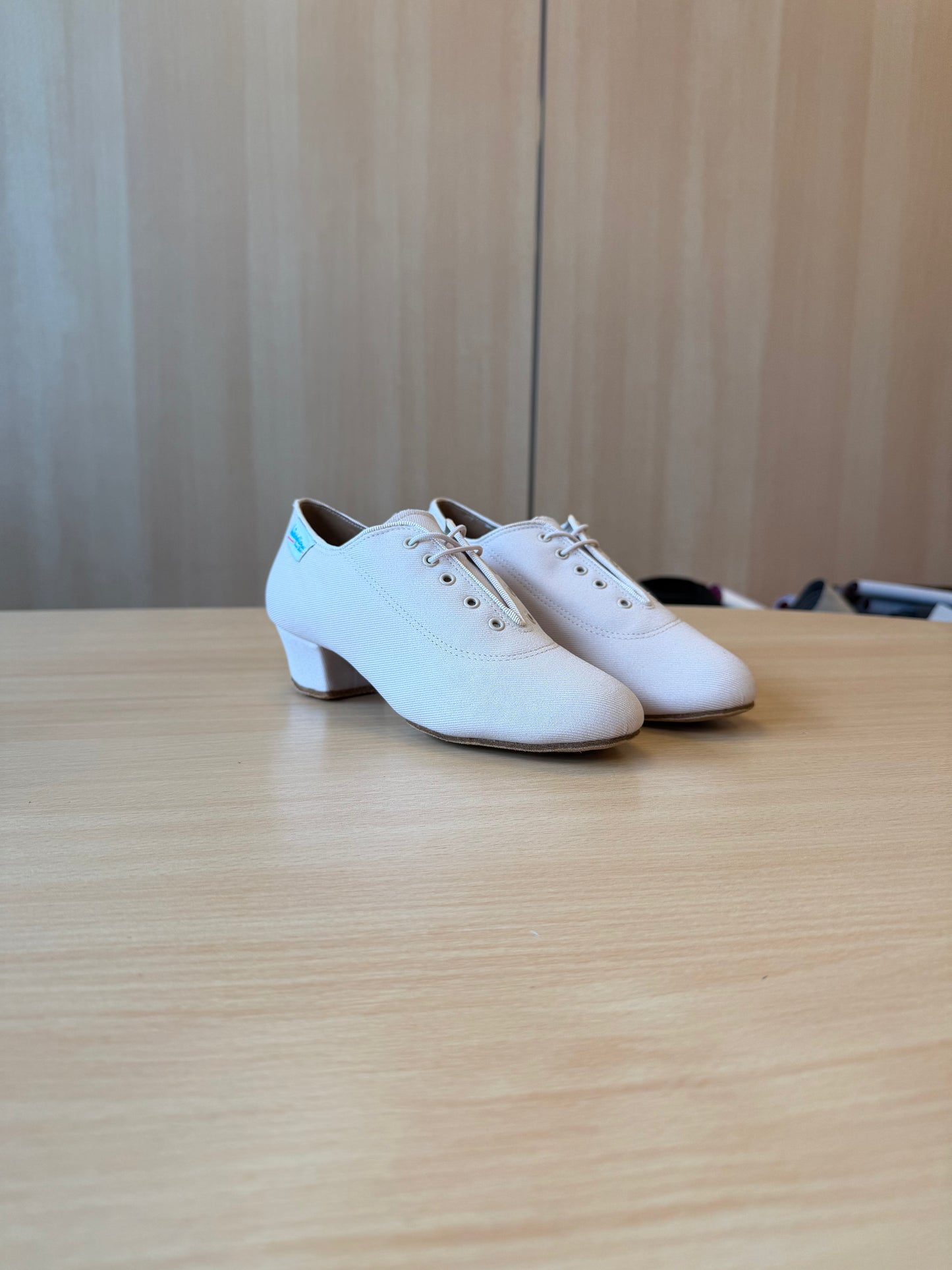Heather Split-Sole - Beige Lycra - Size 4 - Regular