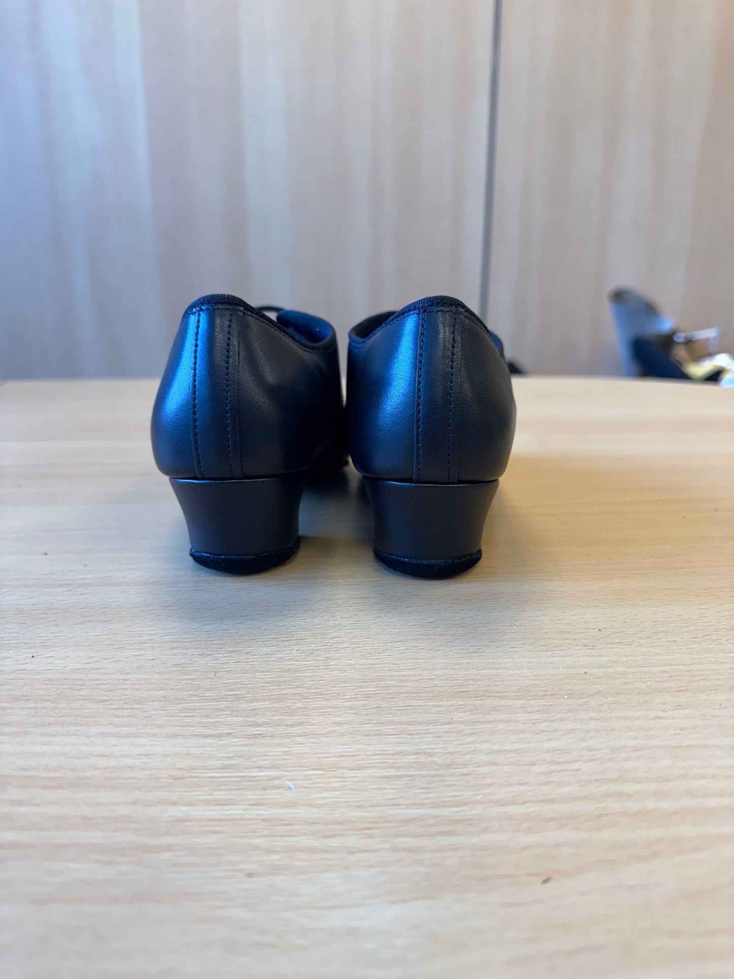 Boys Rumba - Black NotCalf - Size 3.5 - Regular