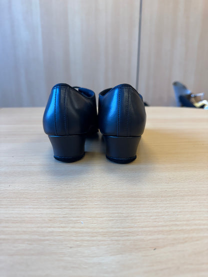 Boys Rumba - Black NotCalf - Size 3.5 - Regular