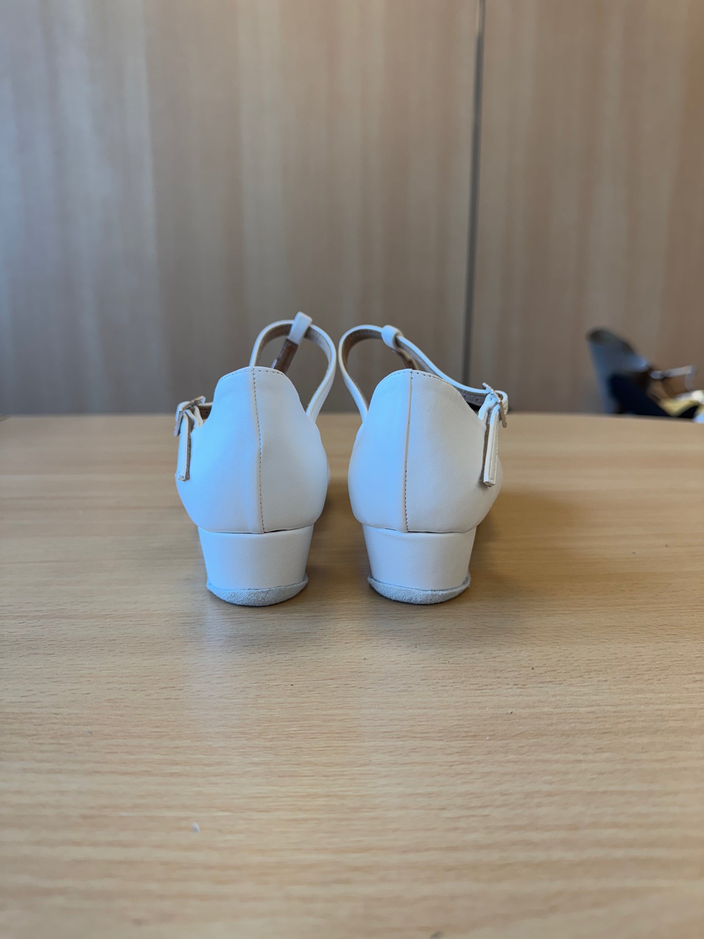 Katie - White - Size 3 - Wide