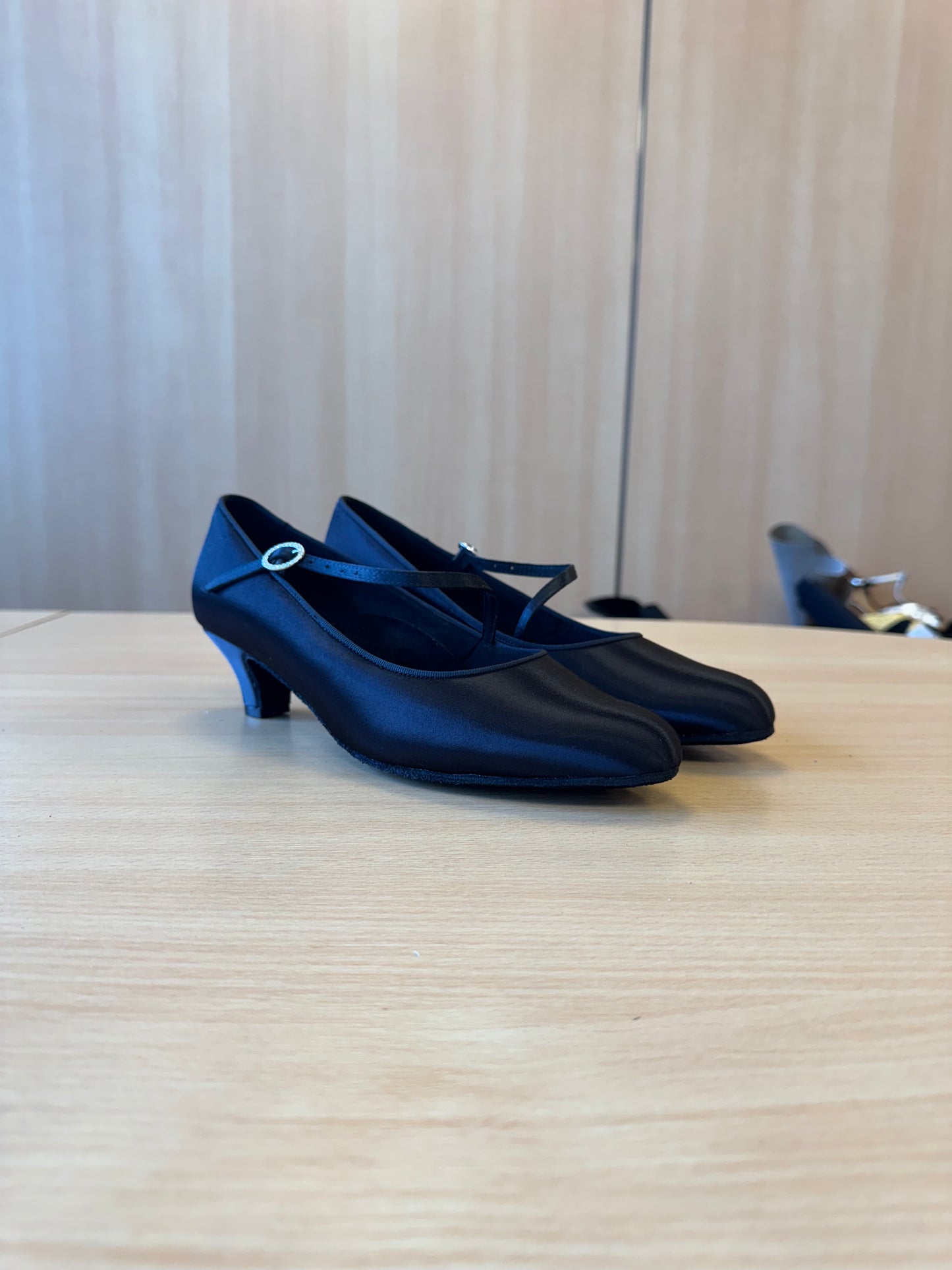 ICS RoundToe SingleStrap - Black Satin - Size 8 - Narrow