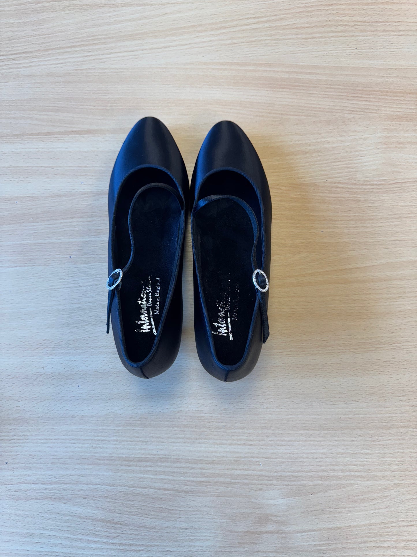 ICS RoundToe SingleStrap - Black Satin - Size 8 - Narrow