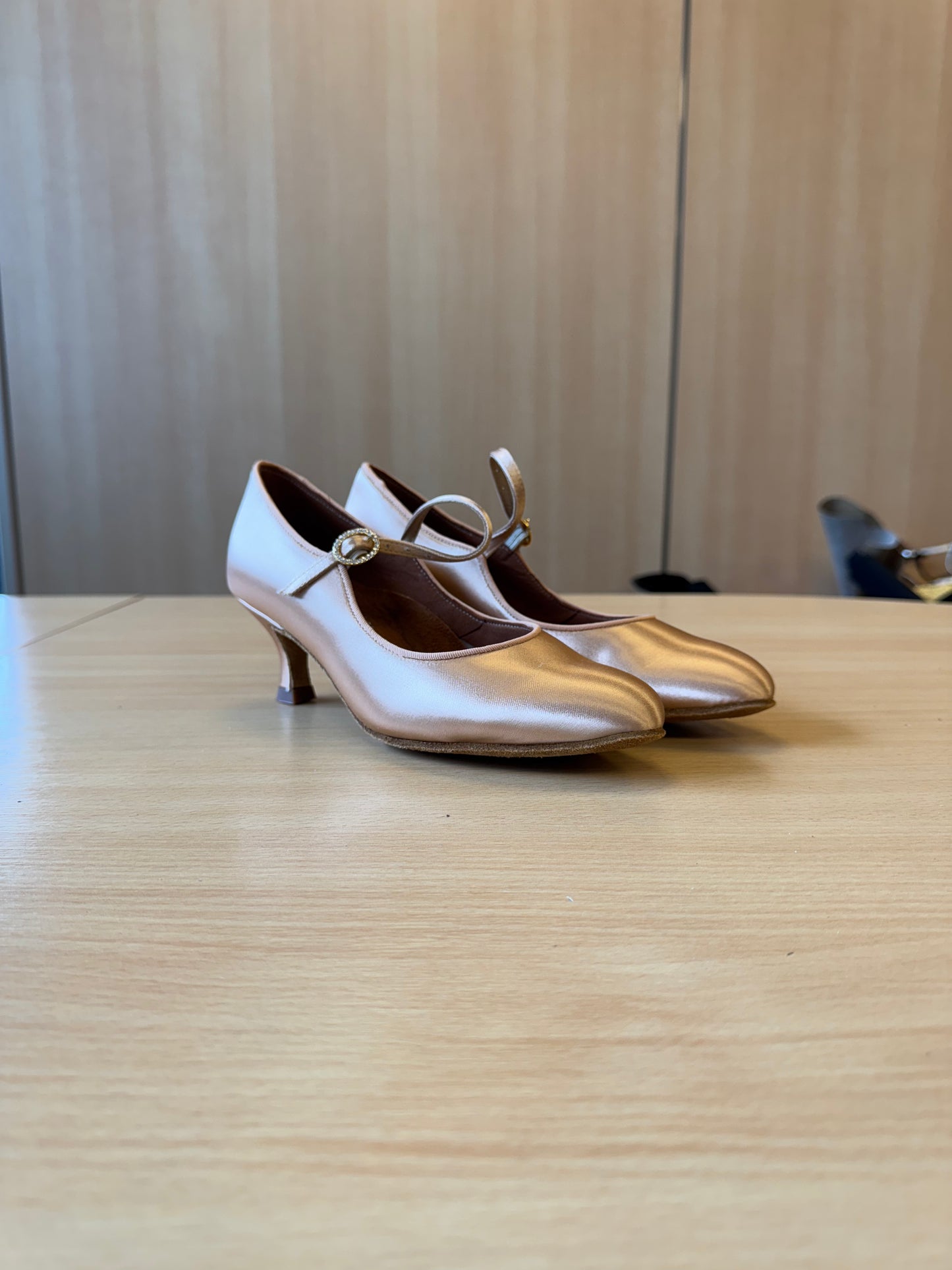 ICS Classic - Peach Satin - Size 4.5 - Narrow