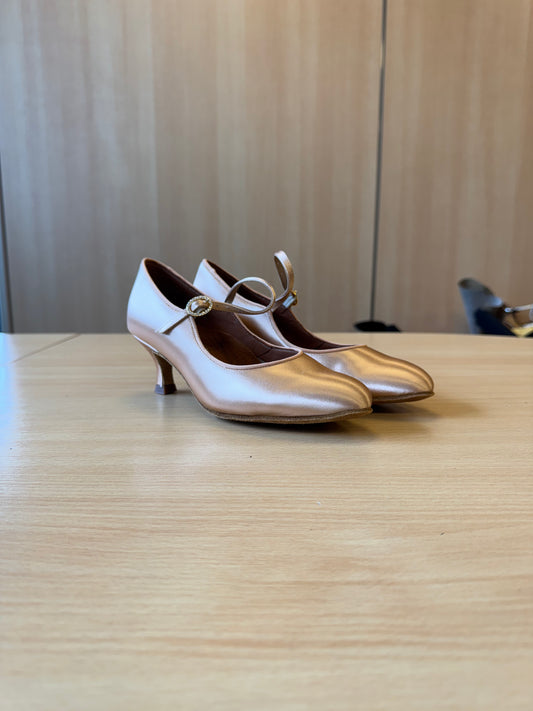 ICS Classic - Peach Satin - Size 4.5 - Narrow