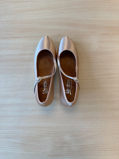 ICS RoundToe SingleStrap - Peach Satin - Size 7.5 - Regular