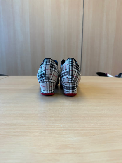 Heather Split-Sole - Beige Check - Size 7 - Regular (Red Soles)