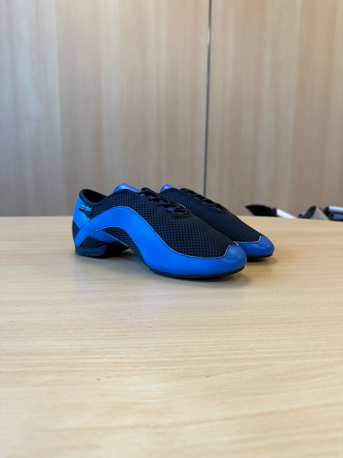Jazz - Blue Leather/Air Mesh - Size 6 - Regular