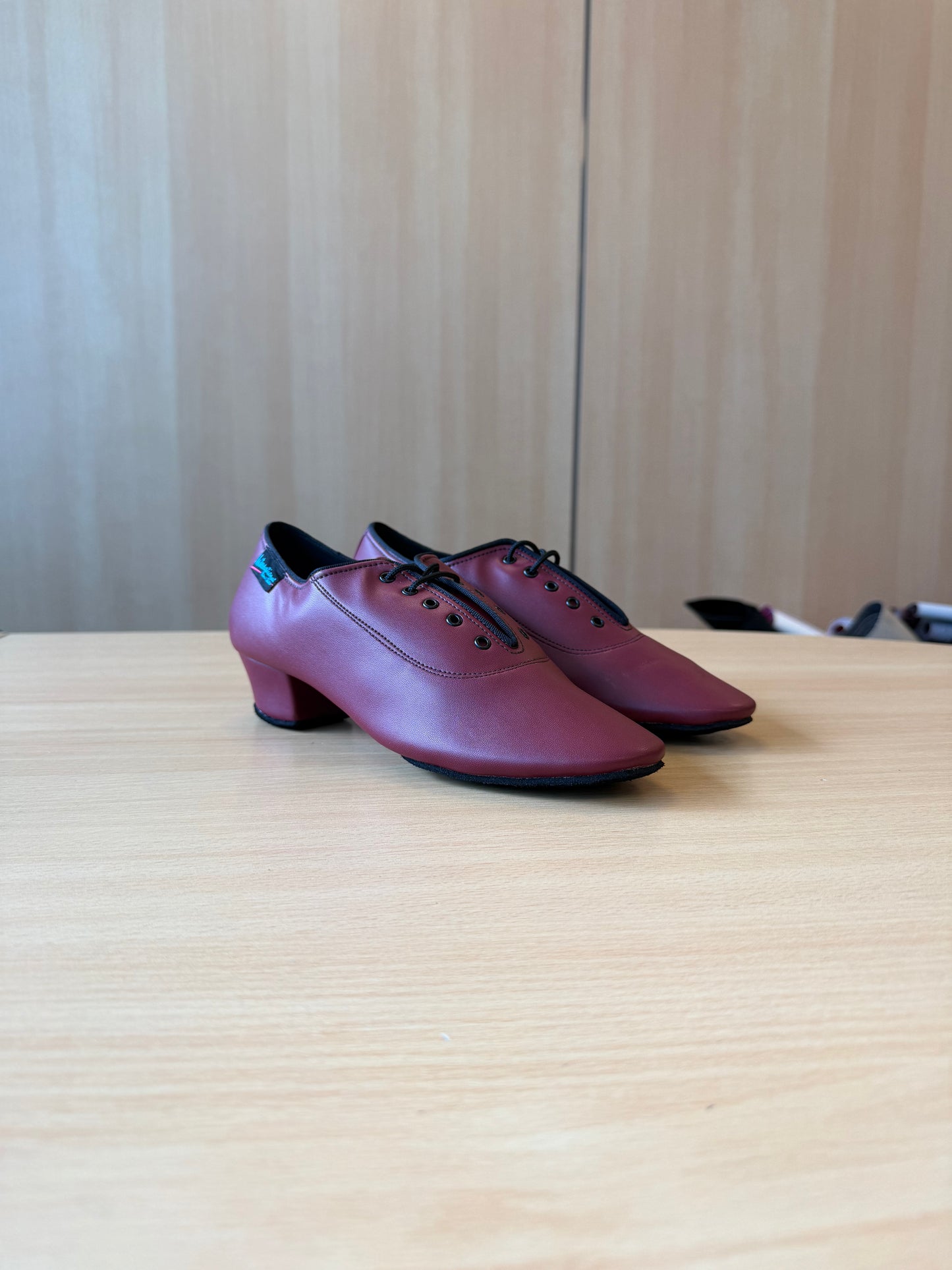 Heather Split-Sole - Red Wine - Size 5.5 - Regular