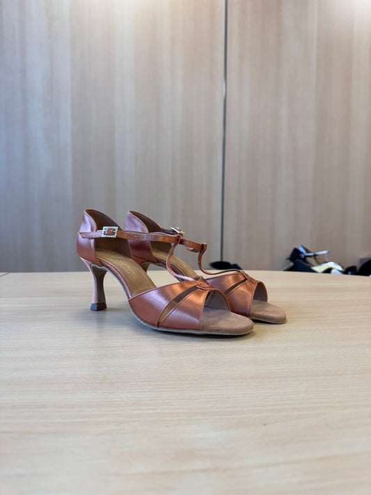 1018 - Tan Satin - Size 7.5 - Regular