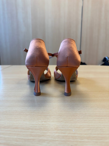 1018 - Tan Satin - Size 7.5 - Regular