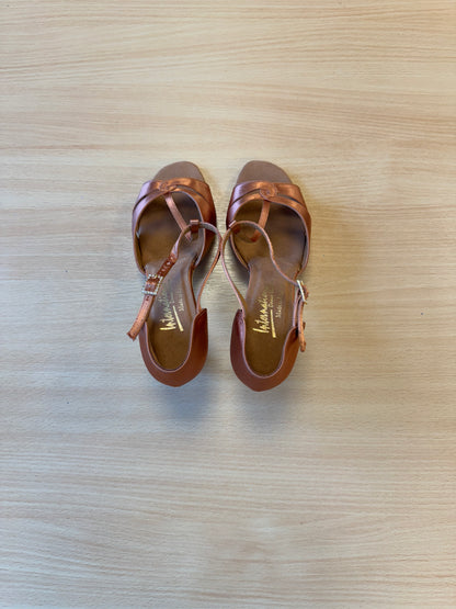 1018 - Tan Satin - Size 7.5 - Regular