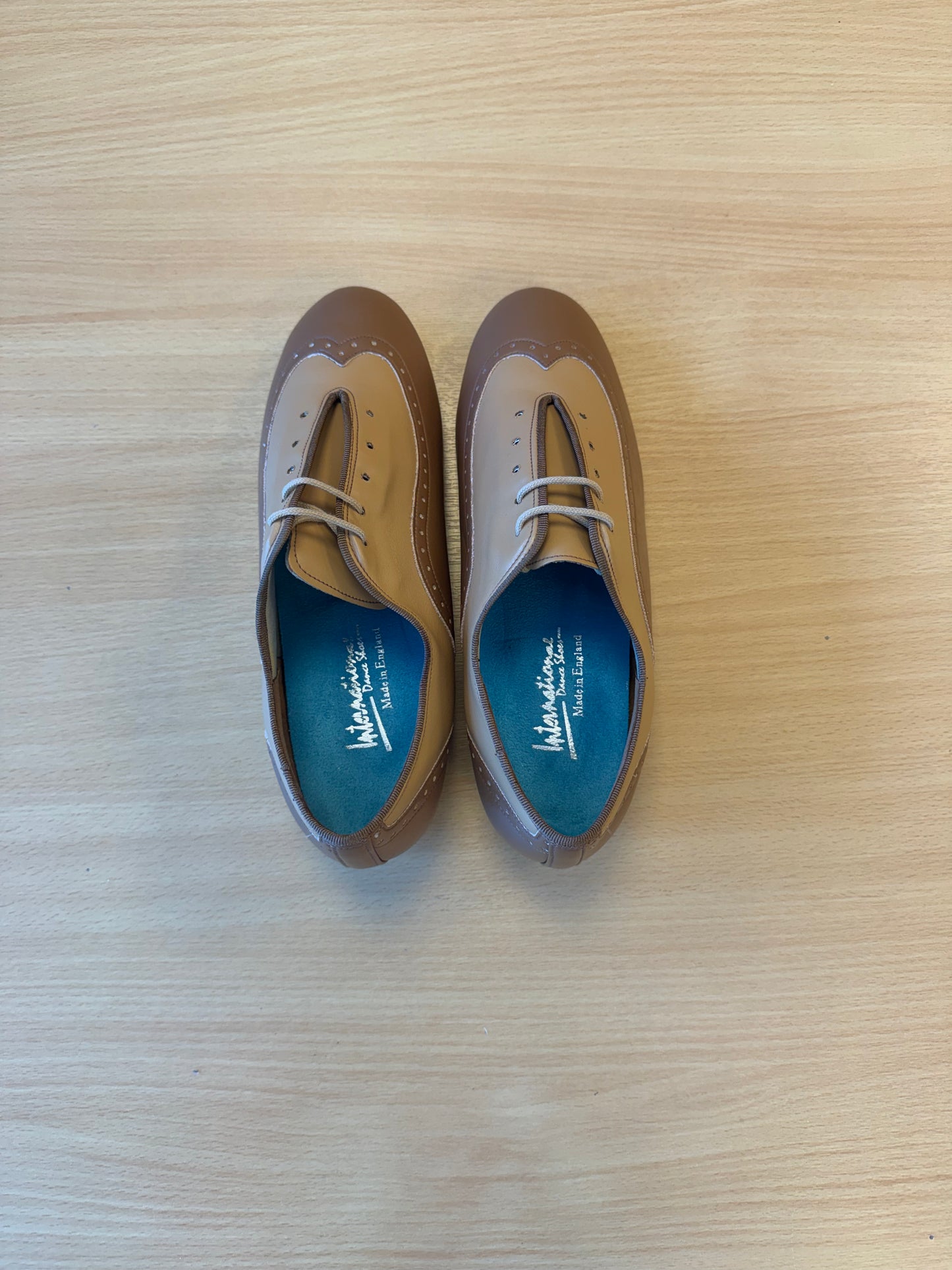 Brogue Full-Sole - Tan/Beige - Size 8.5 - Regular