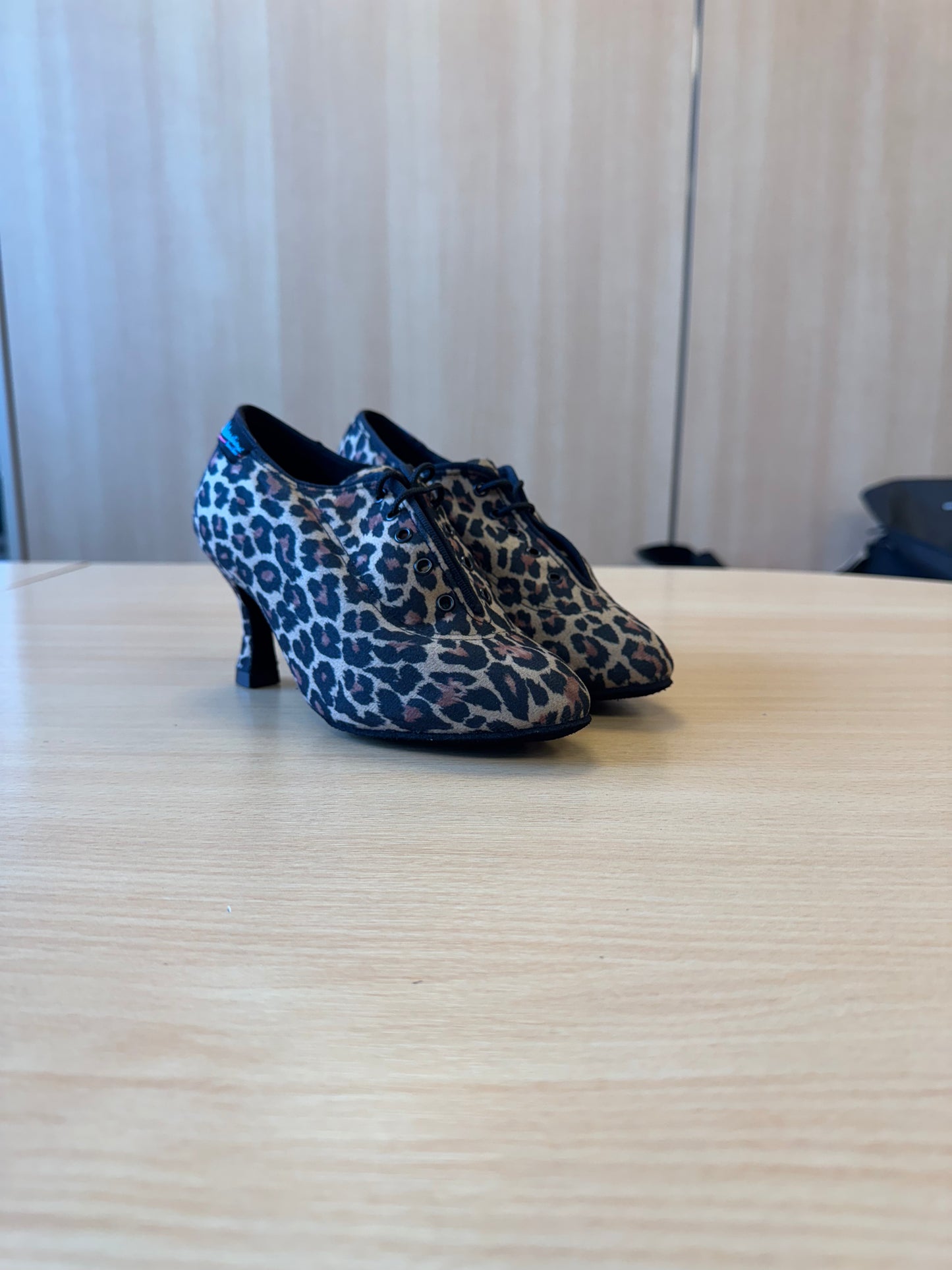 Roxy - Leopard - Size 2.5 - Wide