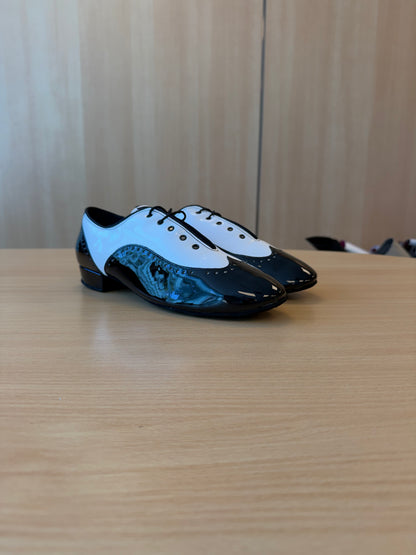 Brogue Full-Sole - White/Black Patent - Size 9.5 - X Wide