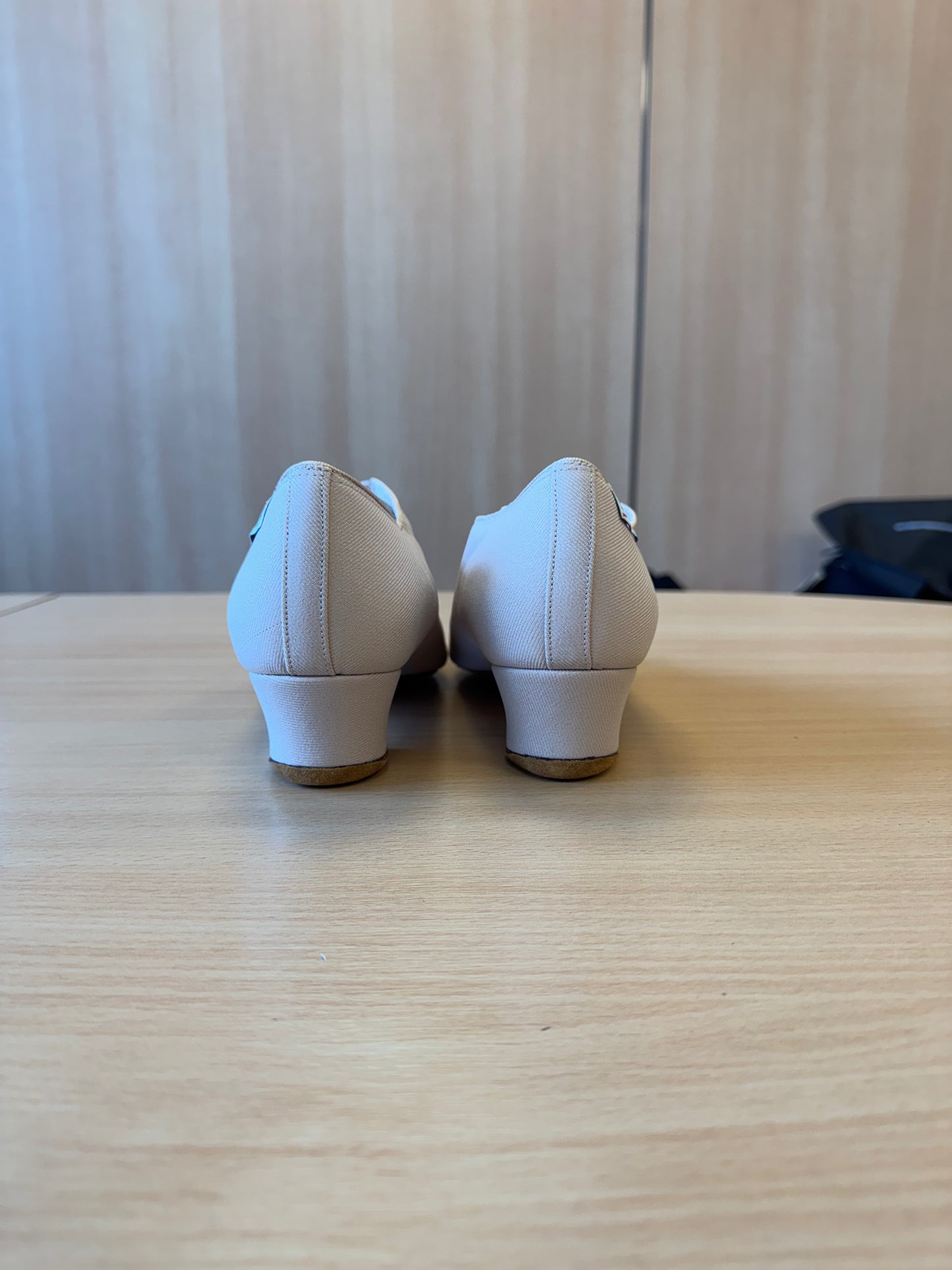 Heather Split-Sole - Beige Lycra - Size 7.5 - Regular