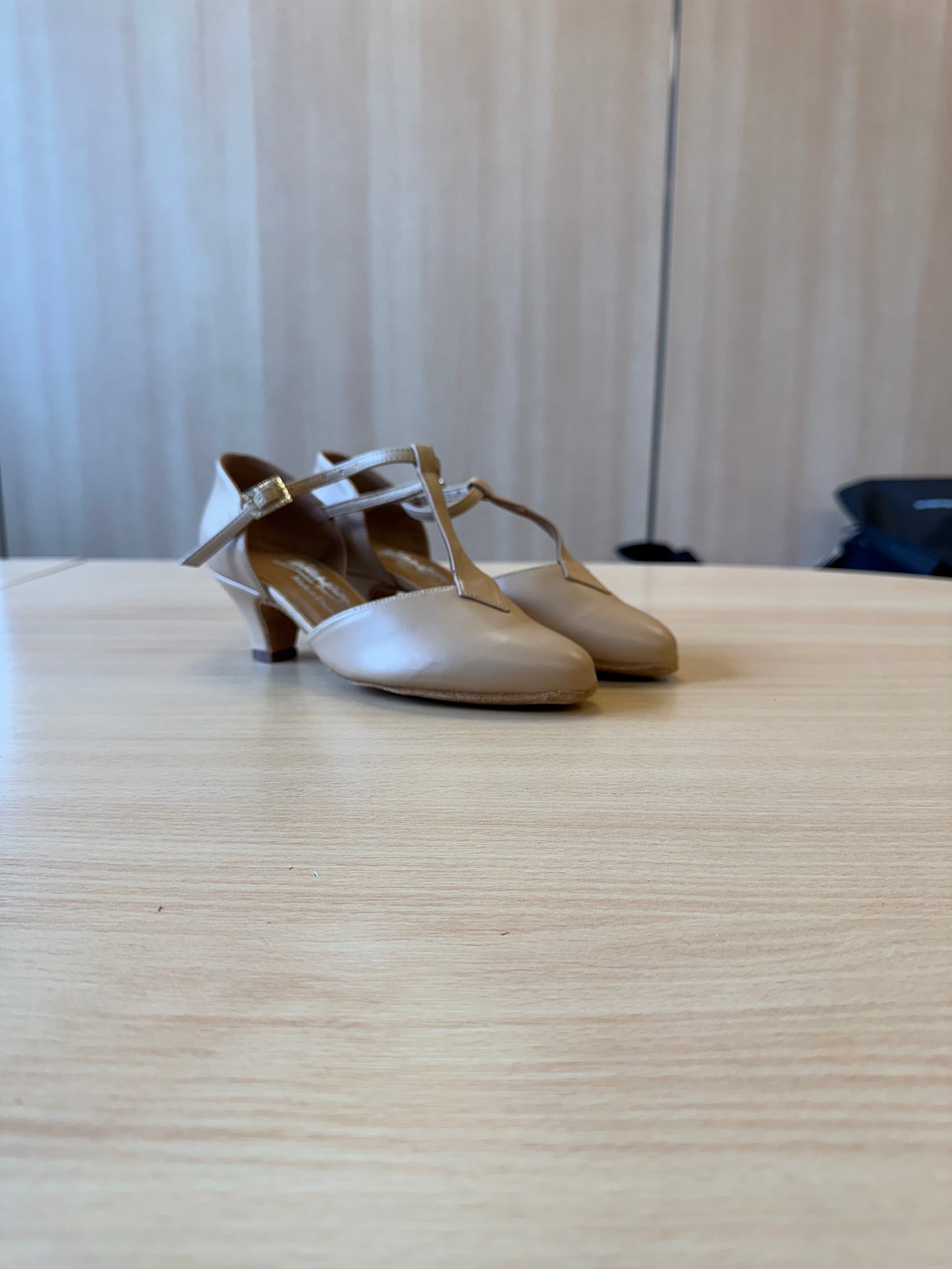 Karen - Beige NotCalf - Size 2.5 - Regular