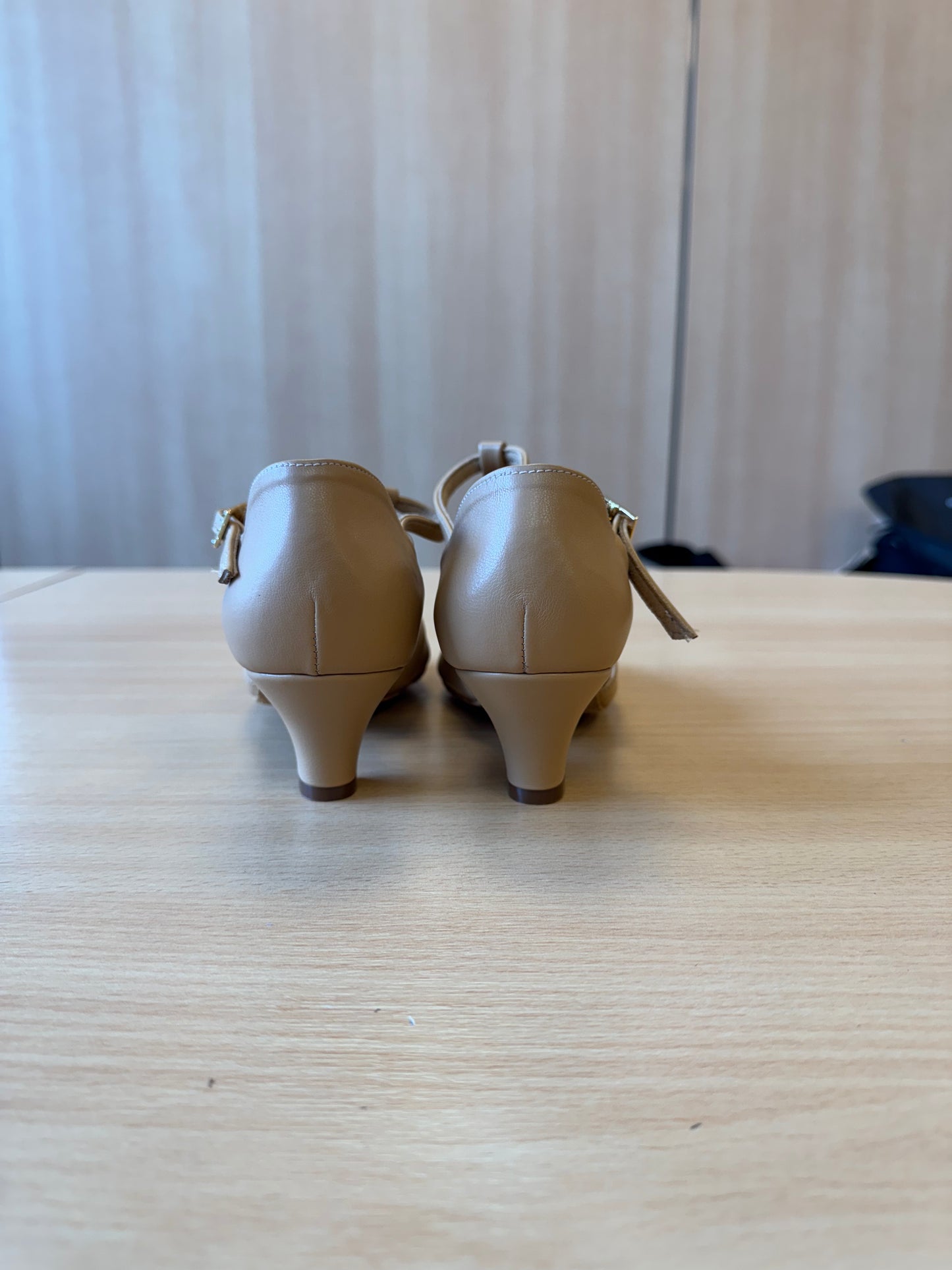 Karen - Beige NotCalf - Size 2.5 - Regular