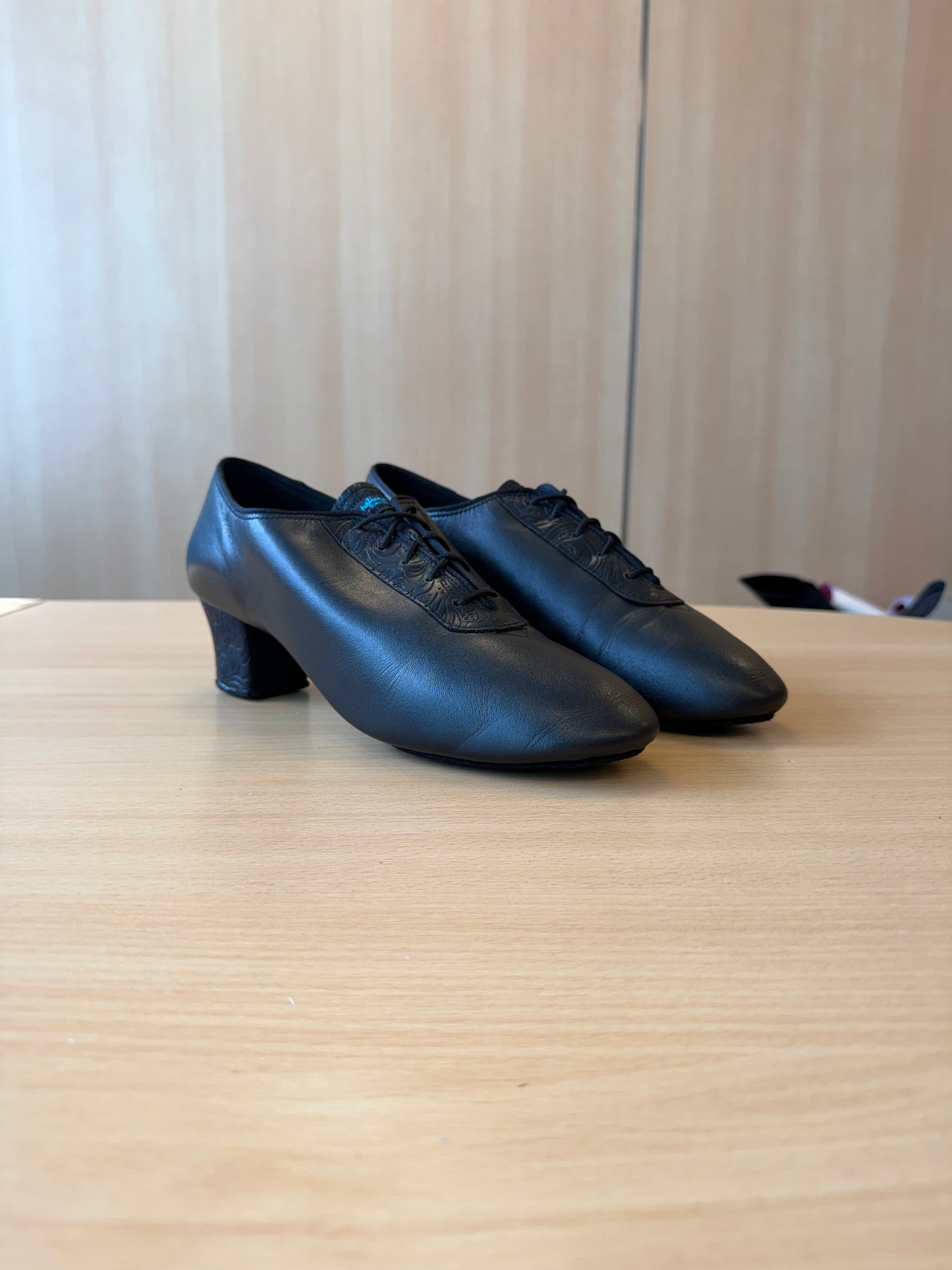 F33 - Black Calf/Black Fiori - Size 8.5 - Regular