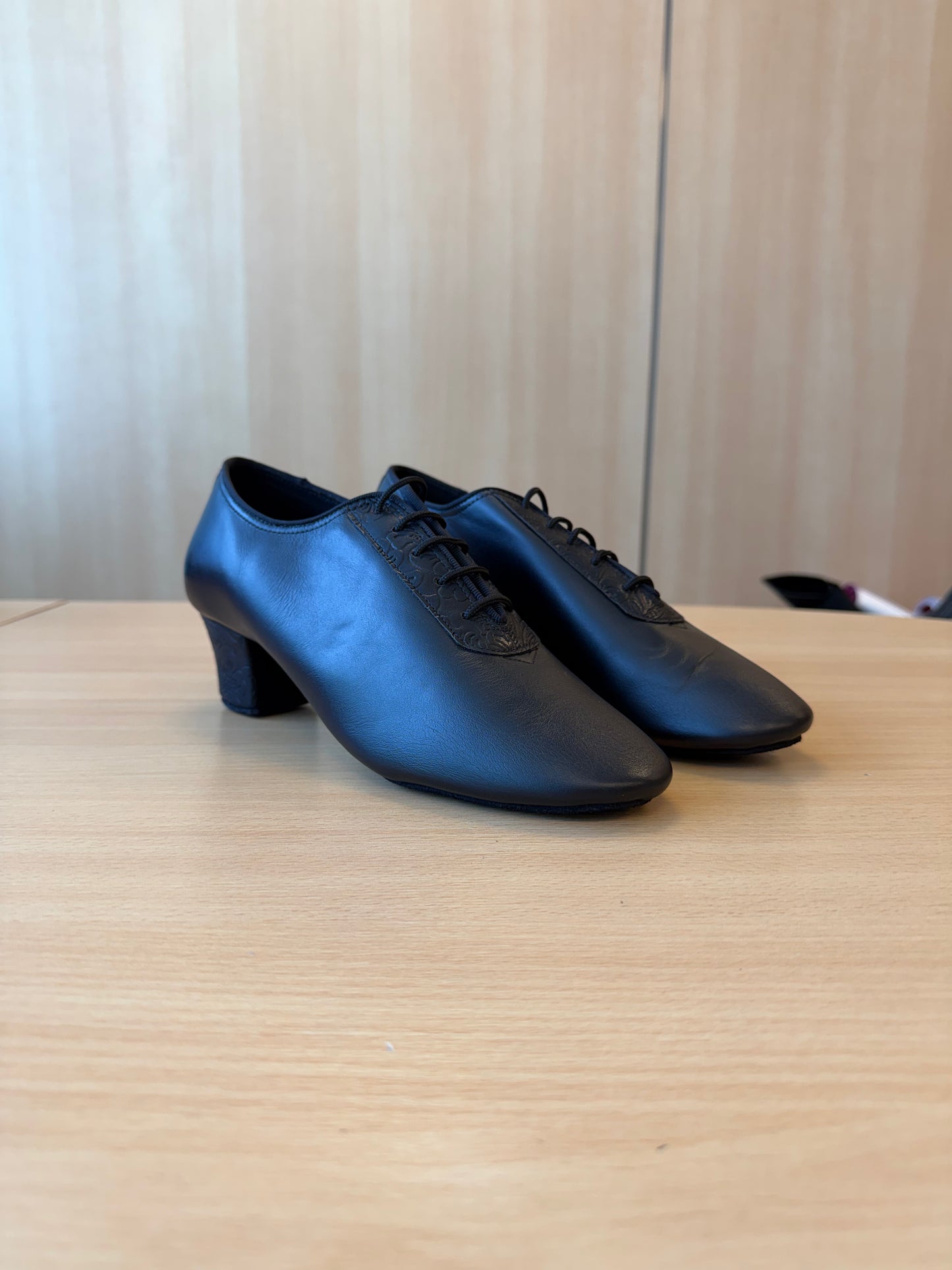 F33 - Black Calf/Black Fiori - Size 8 - Regular