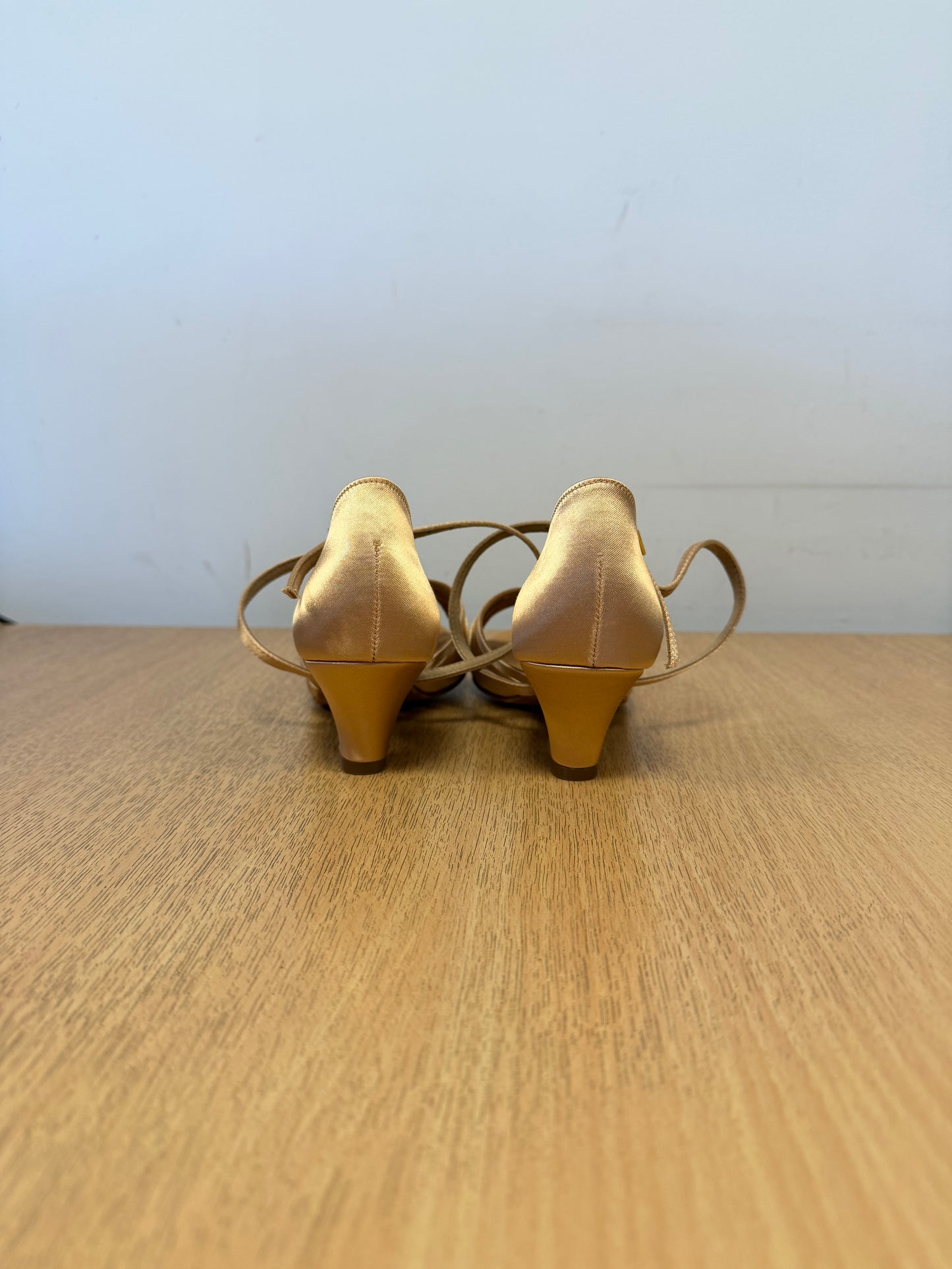 Mia  - Peach Satin - Size 6 - Wide (XG Soles)