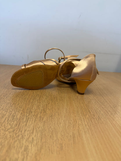 Mia  - Peach Satin - Size 6 - Wide (XG Soles)