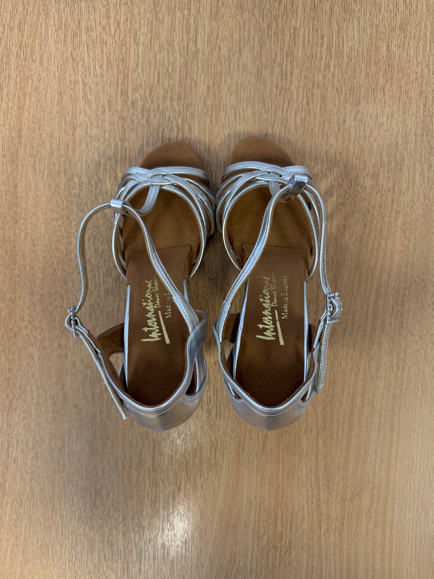 Lucia - Silver NotCalf - Size 6 - Narrow