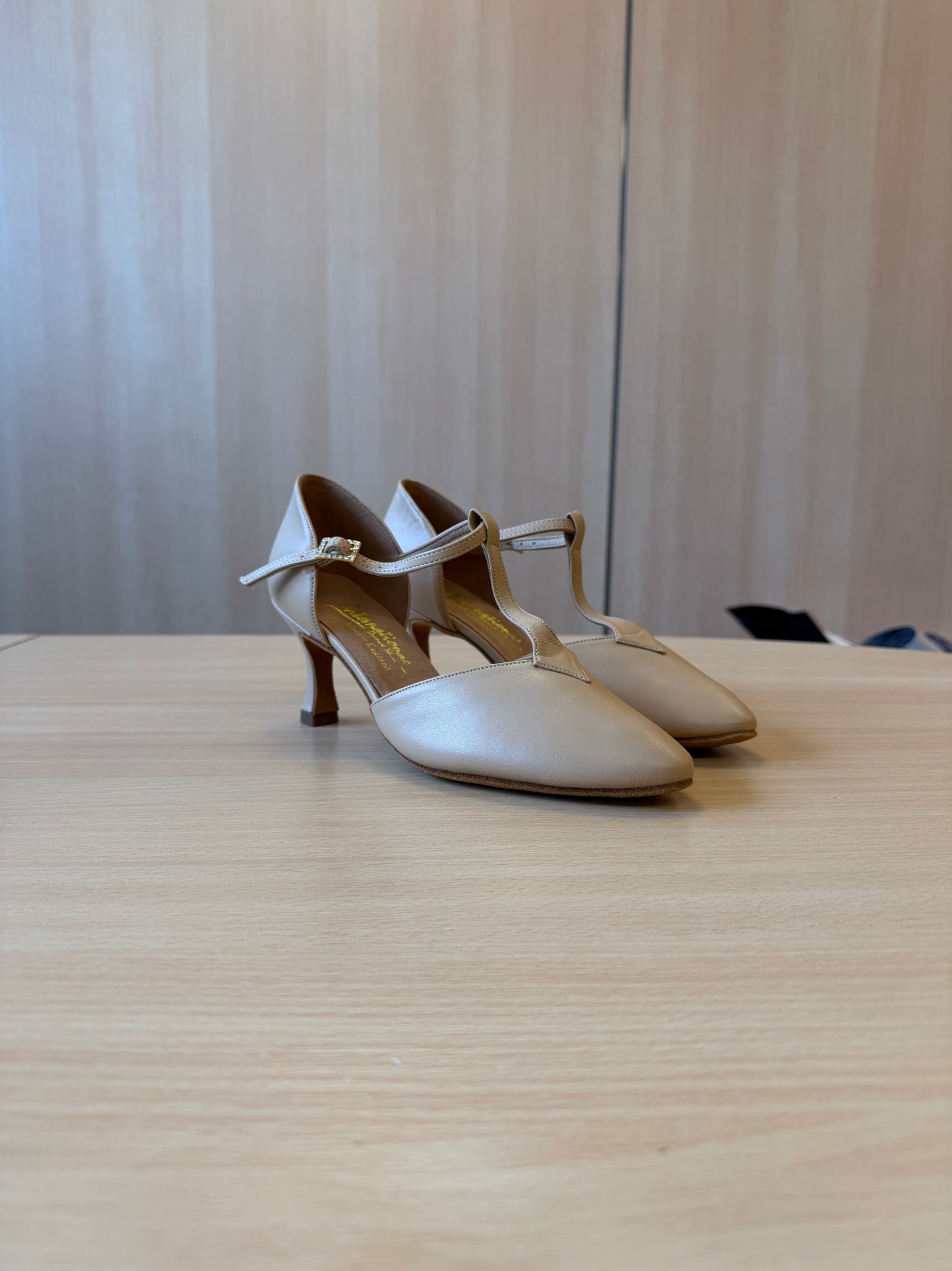 Karen - Beige NotCalf - Size 6 - Regular