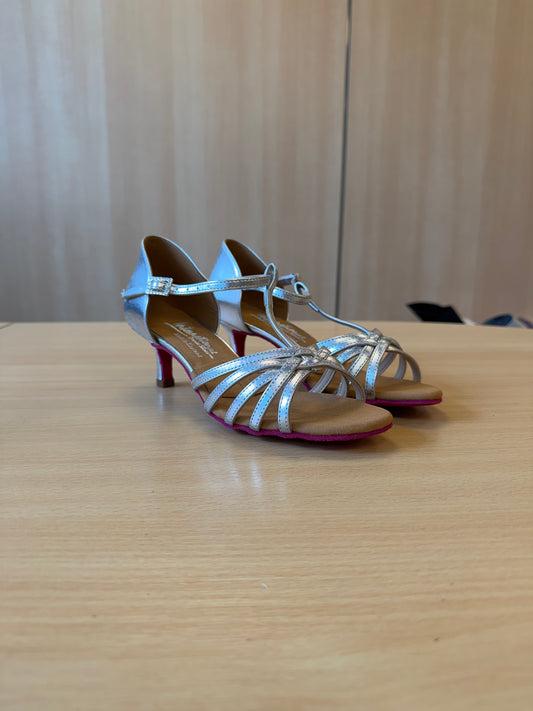 Bela - Silver NotCalf - Size 6 - Regular (Pink Soles)