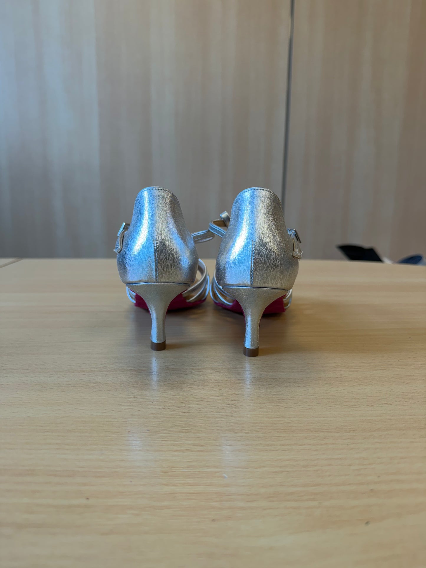 Bela - Silver NotCalf - Size 6 - Regular (Pink Soles)