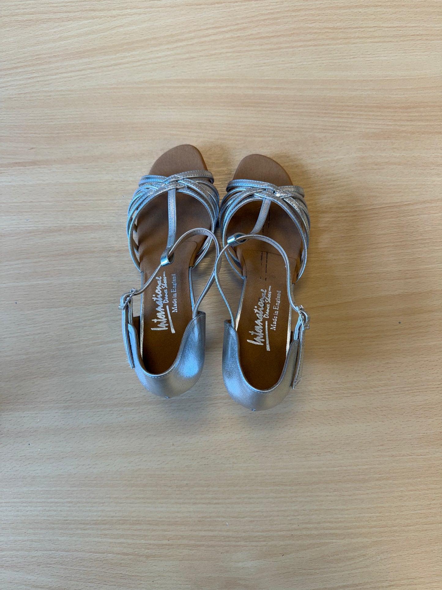 Bela - Silver NotCalf - Size 6 - Regular (Pink Soles)