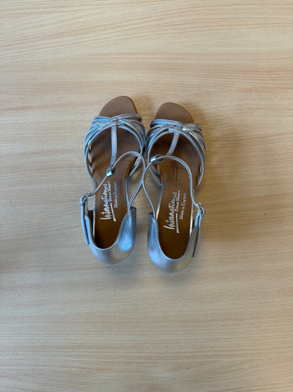 Bela - Silver NotCalf - Size 6 - Regular (Pink Soles)