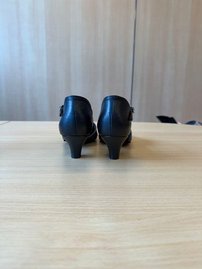 Karen - Black Calf - Size 6 - Narrow