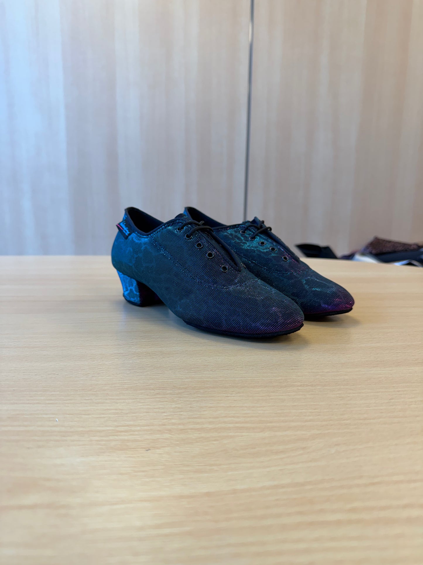 Heather Split-Sole - Blue Pink Panther - Size 4.5 - Regular