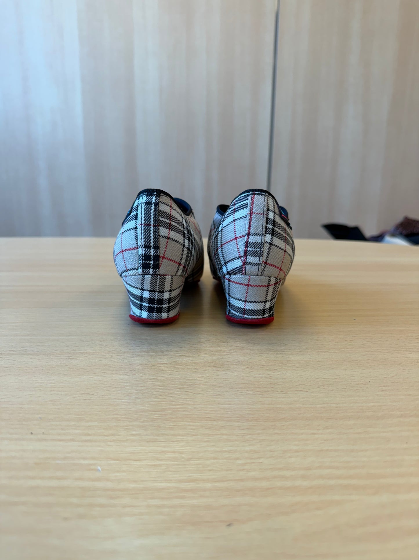 Heather Split-Sole - Beige Check - Size 3 - Regular (Red Soles)