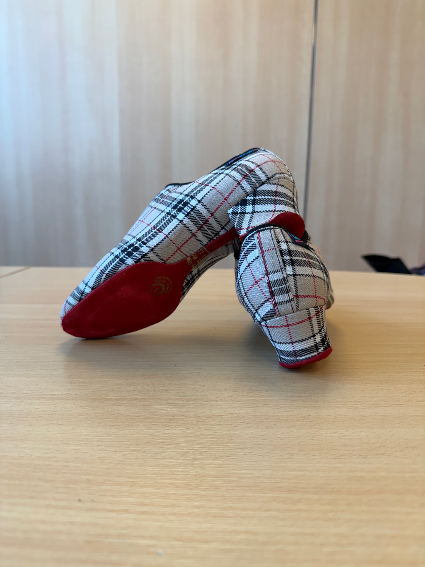Heather Split-Sole - Beige Check - Size 3 - Regular (Red Soles)