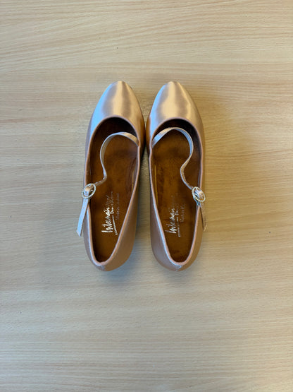 ICS RoundToe SingleStrap - Peach Satin - Size 6.5 - Wide