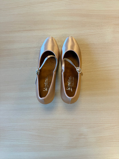 ICS Classic - Peach Satin - Size 6.5 - Narrow
