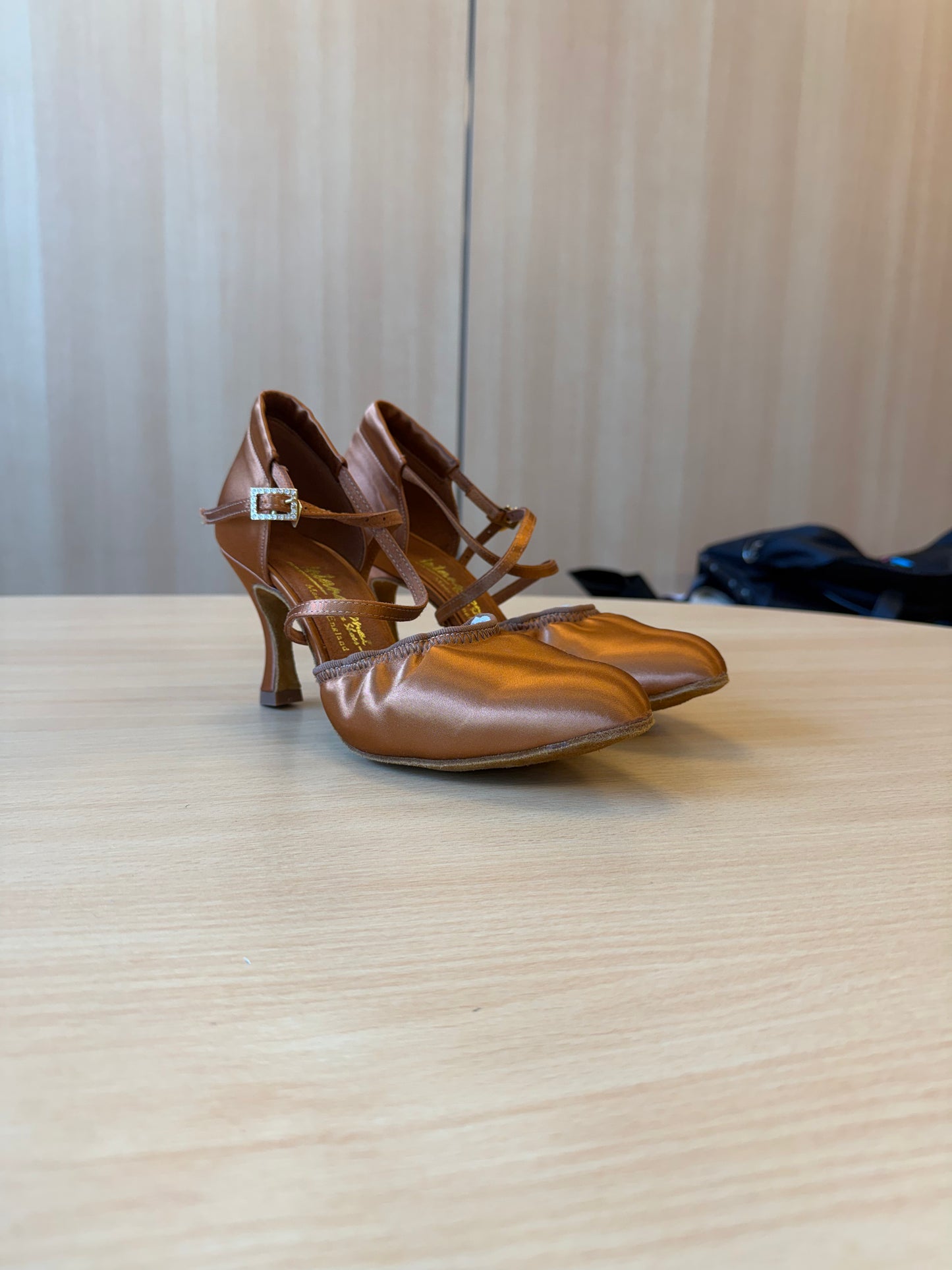 American Flex - Tan Satin - Size 6.5 - X Wide