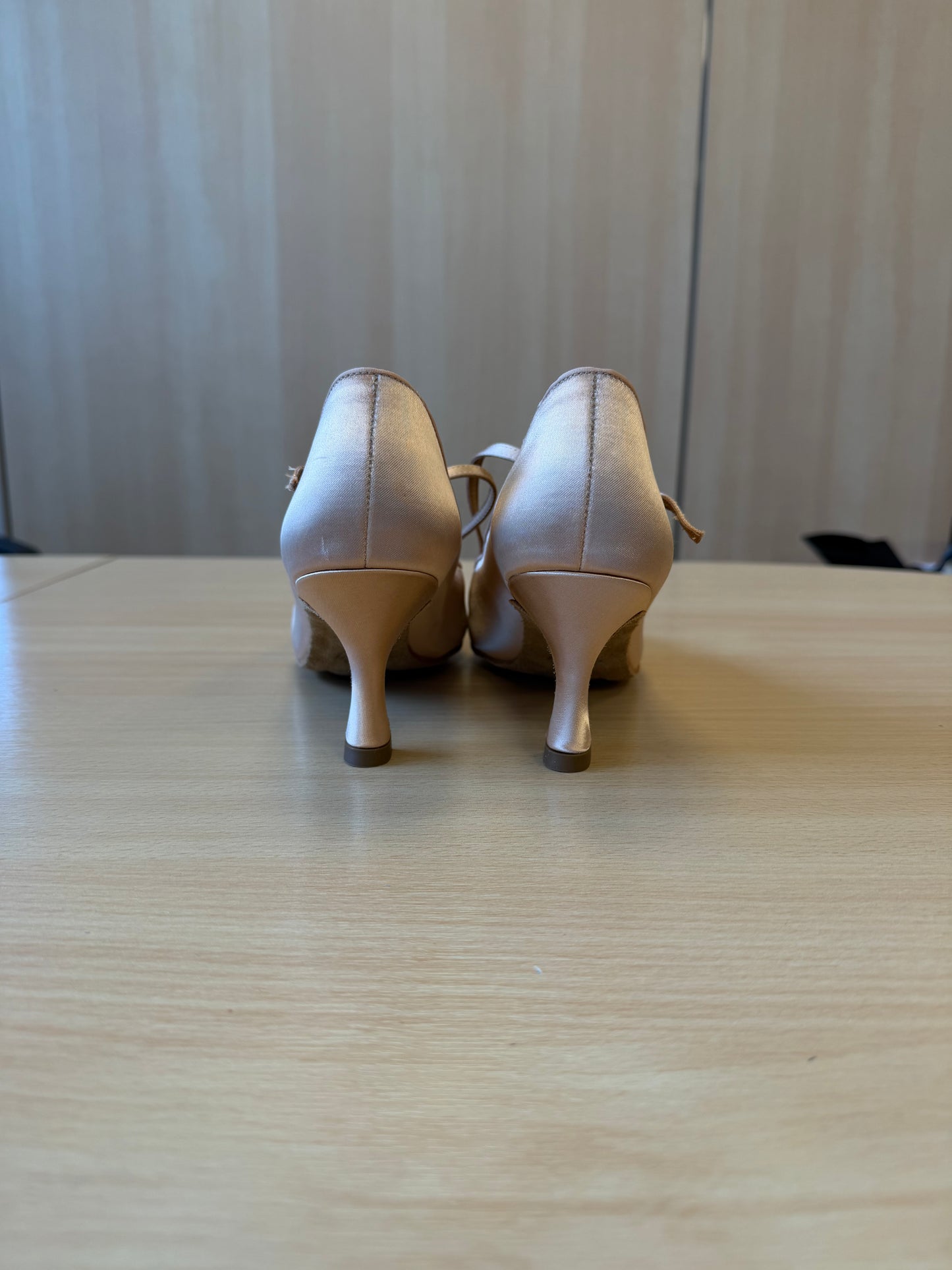 ICS RoundToe SingleStrap - Peach Satin - Size 7.5 - X Wide
