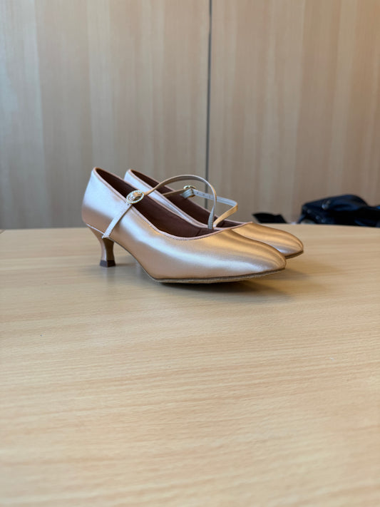 ICS RoundToe SingleStrap - Peach Satin - Size 7.5 - X Wide