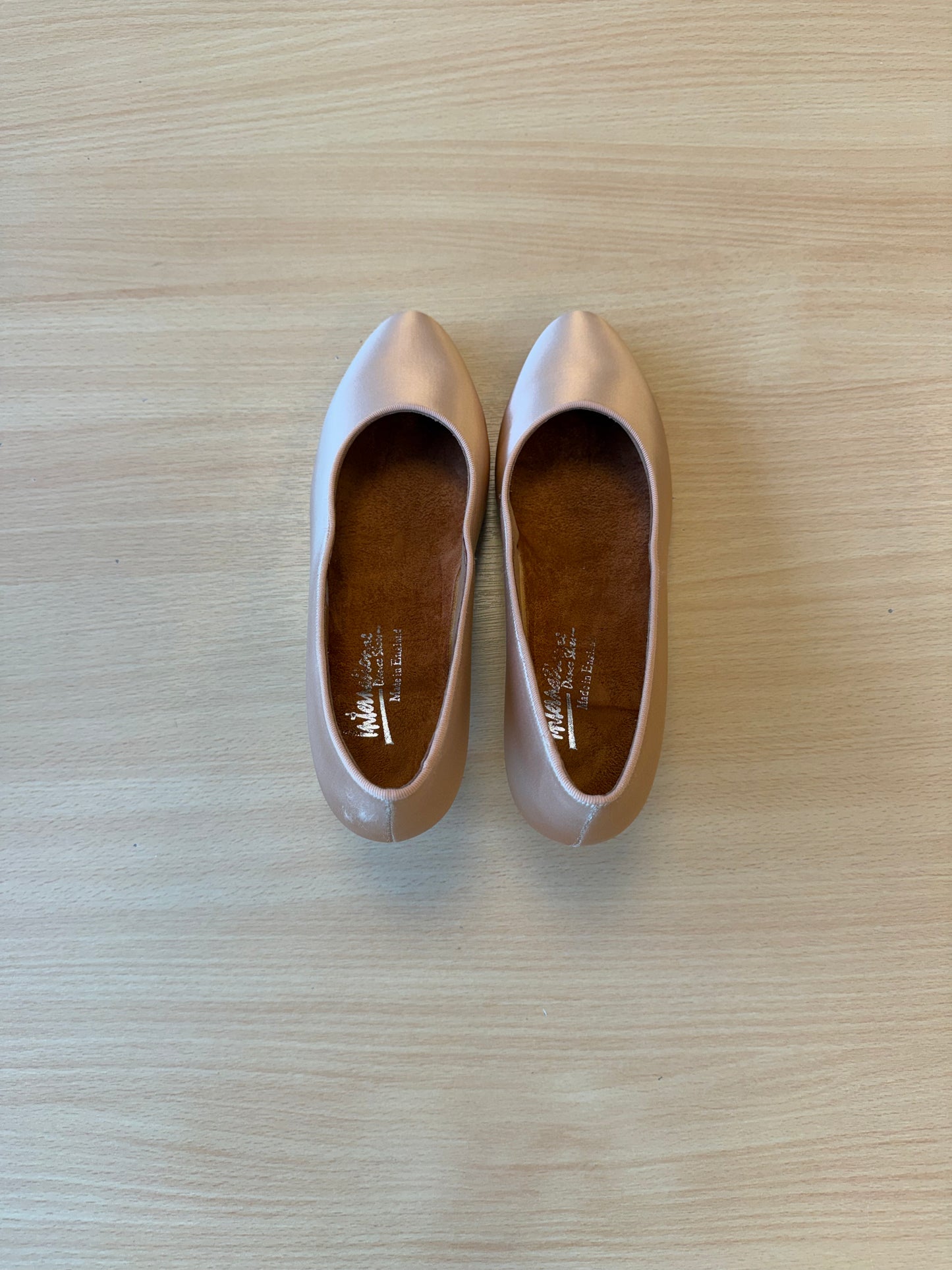 ICS RoundToe - Peach Satin - Size 6.5 - Regular