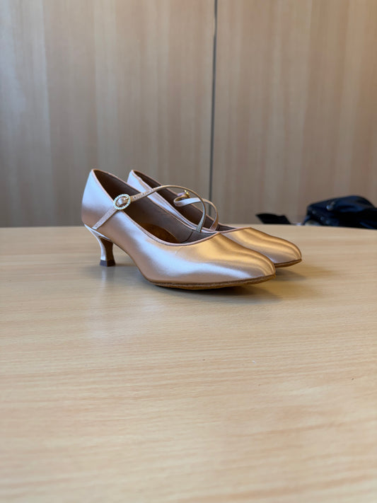 ICS RoundToe SingleStrap- Peach Satin - Size 6.5 - Wide