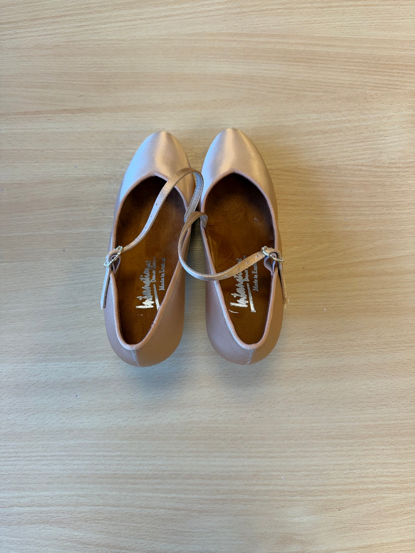 ICS Vista SingleStrap - Peach Satin - Size 2.5 - Regular