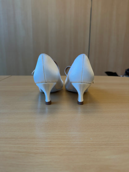 ICS RoundToe SingleStrap - White Satin - Size 5 - Regular