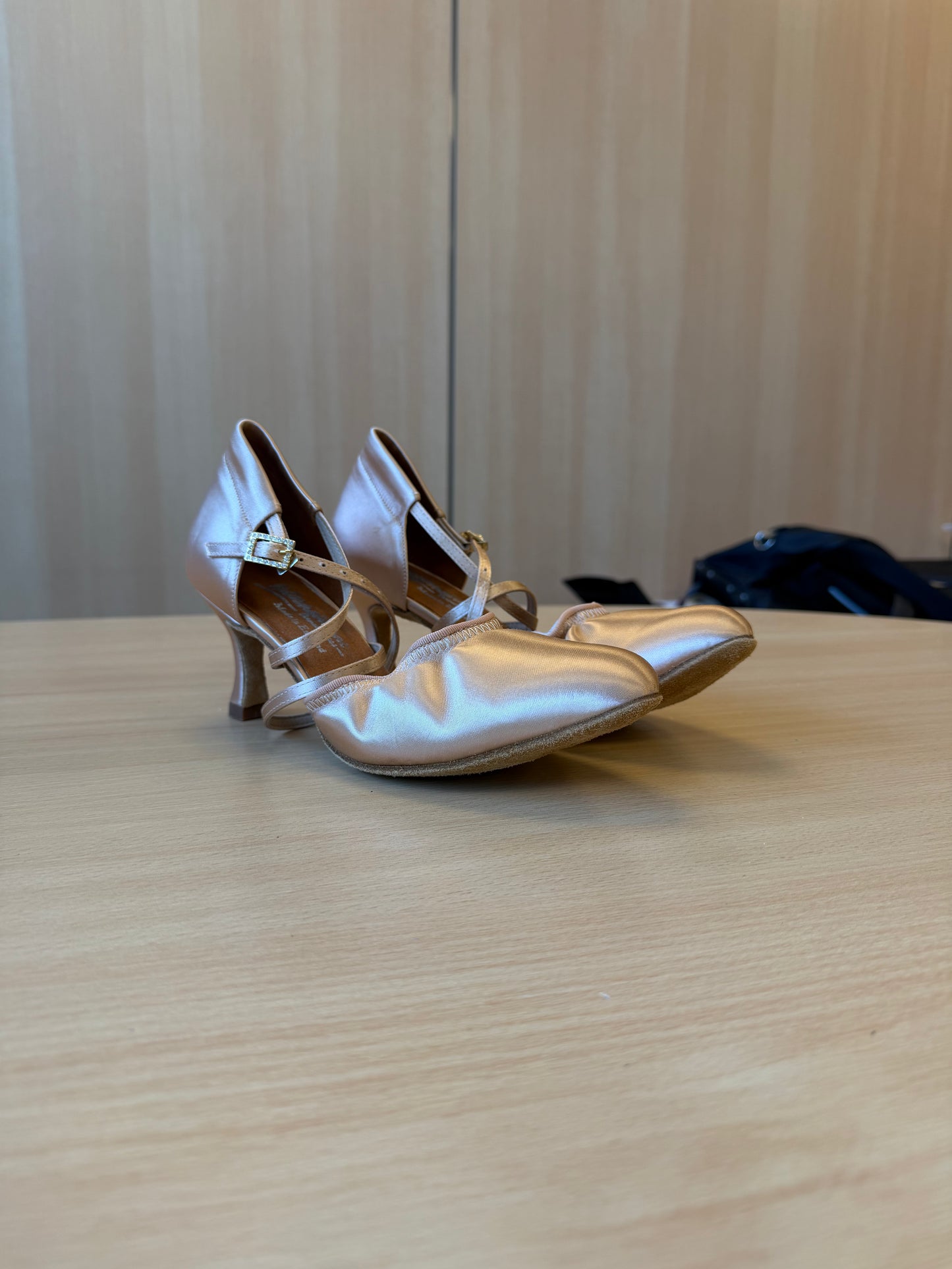 American Flex - Peach Satin - Size 7 - Regular