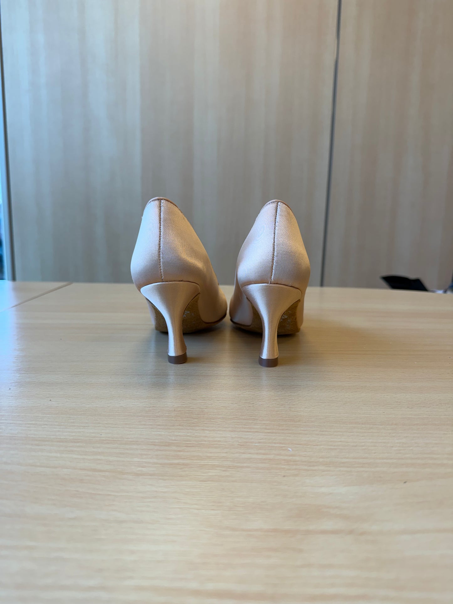 ICS RoundToe - Peach Satin - Size 6.5 - Regular