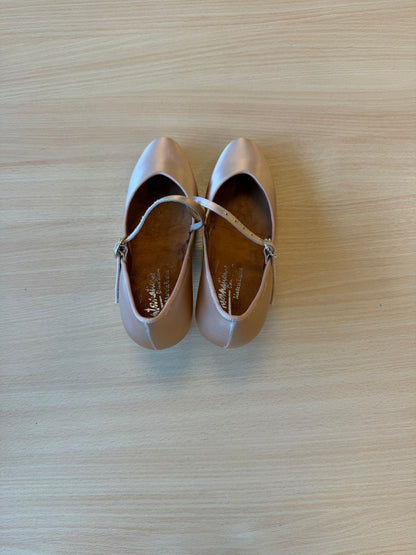 ICS Vista SingleStrap - Peach Satin - Size 4.5 - Regular