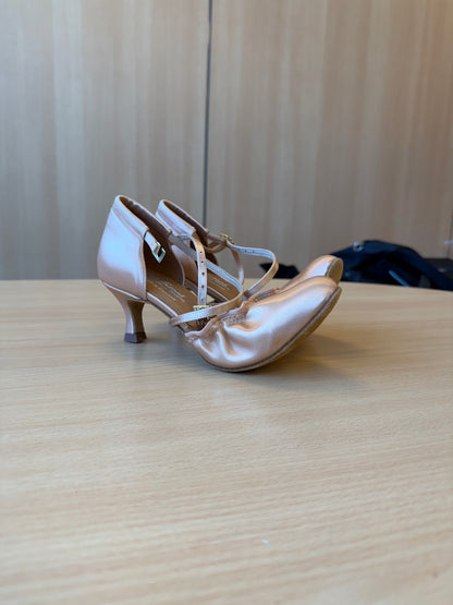 American Flex - Peach Satin - Size 5 - Regular