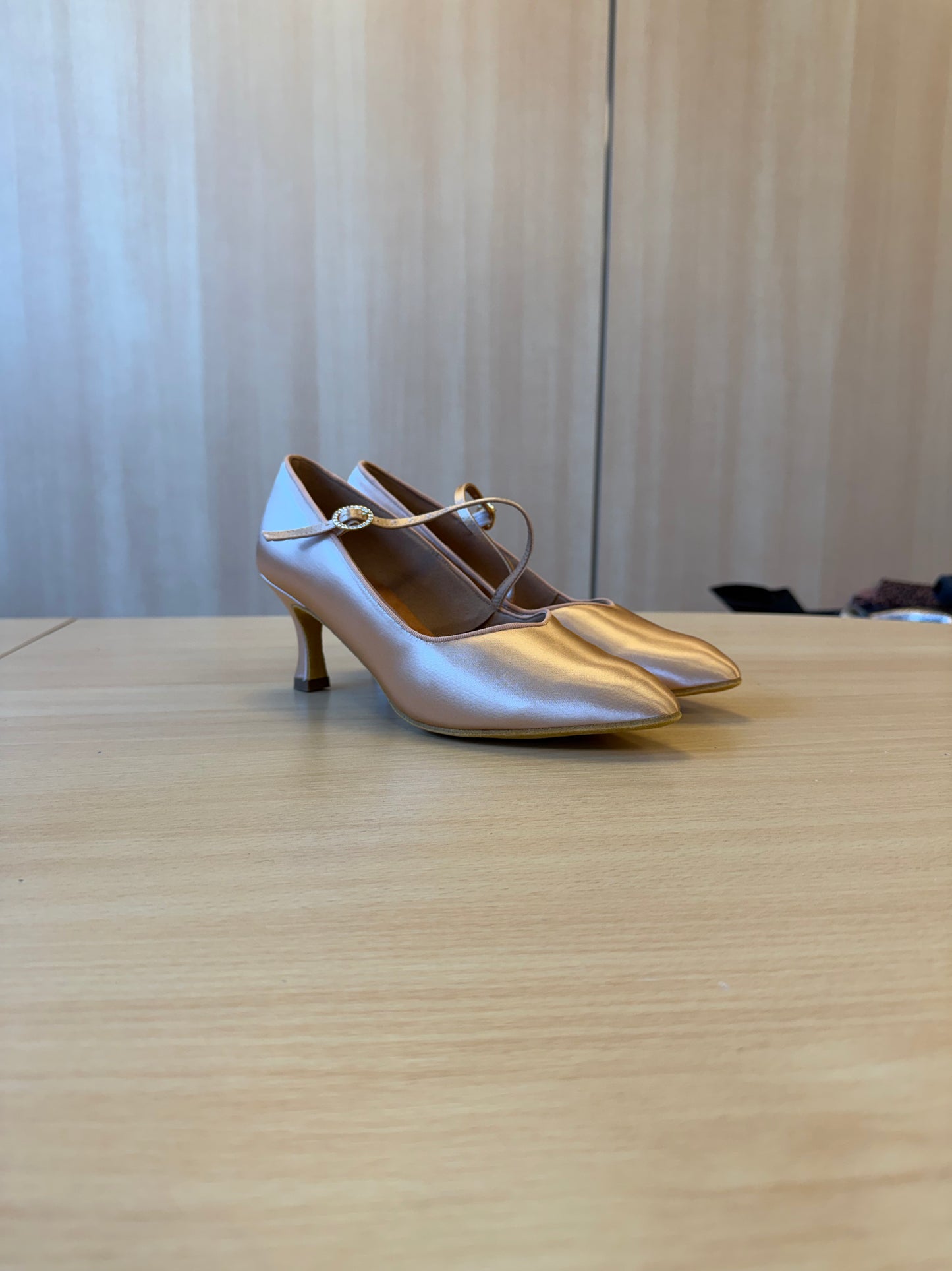 ICS SuperStar SingleStrap - Peach Satin - Size 7.5 - Wide